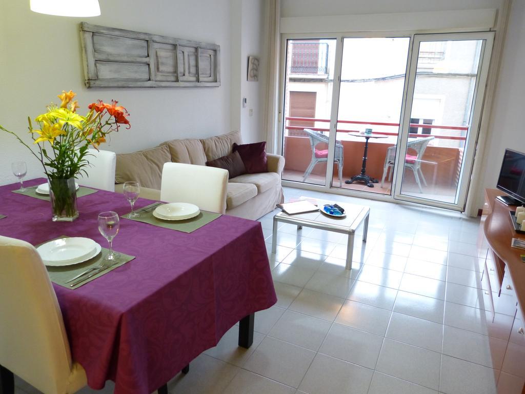 Center * Candeleda